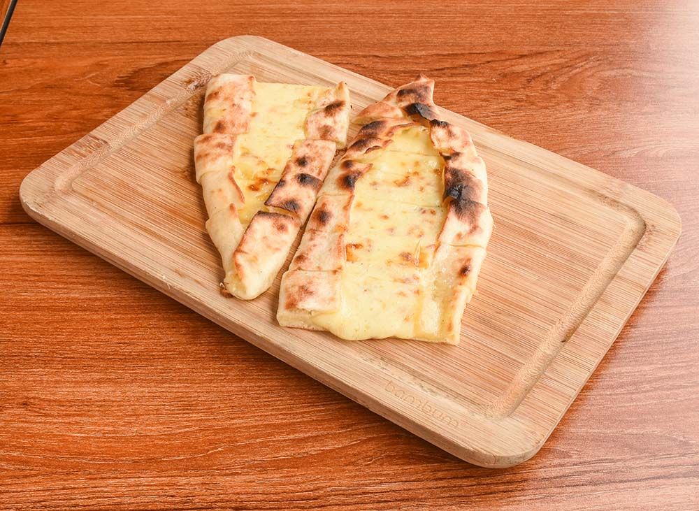 Kaşarlı Yumurtalı Pide