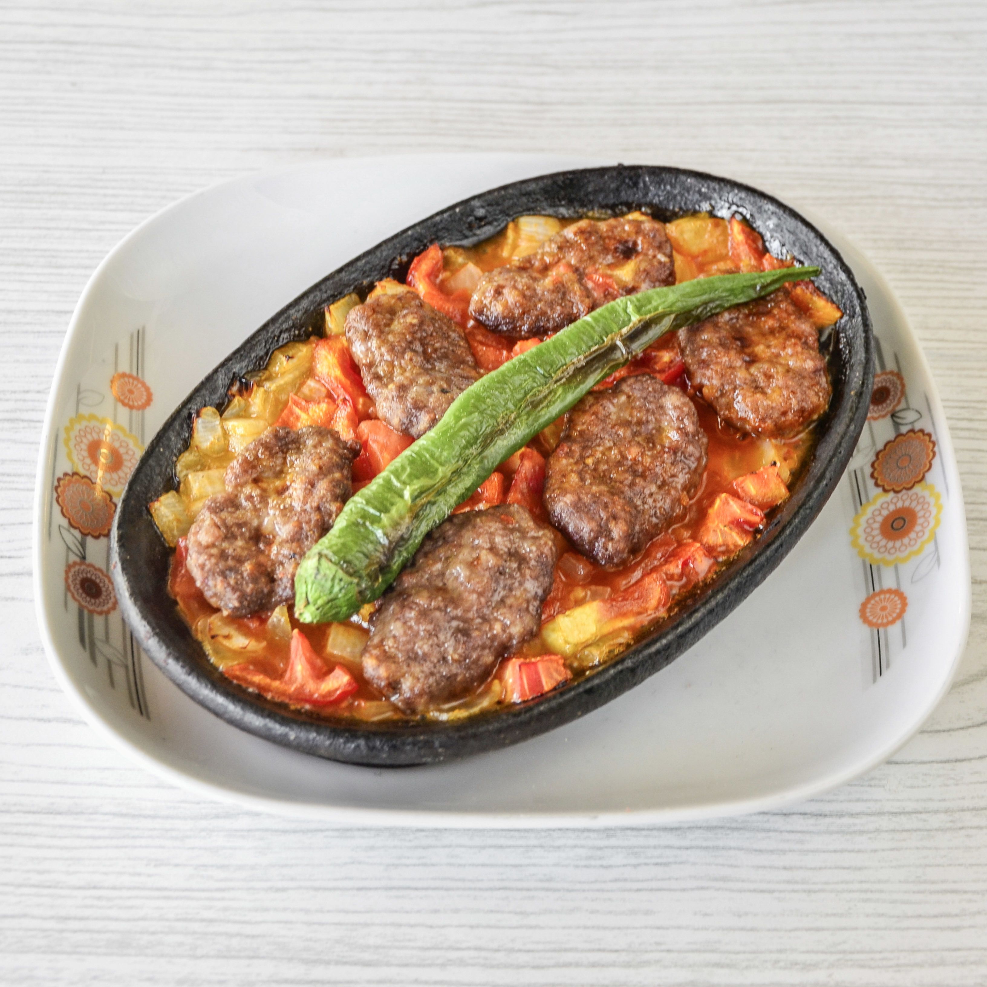 KİREMİTTE KAŞARLI KÖFTE