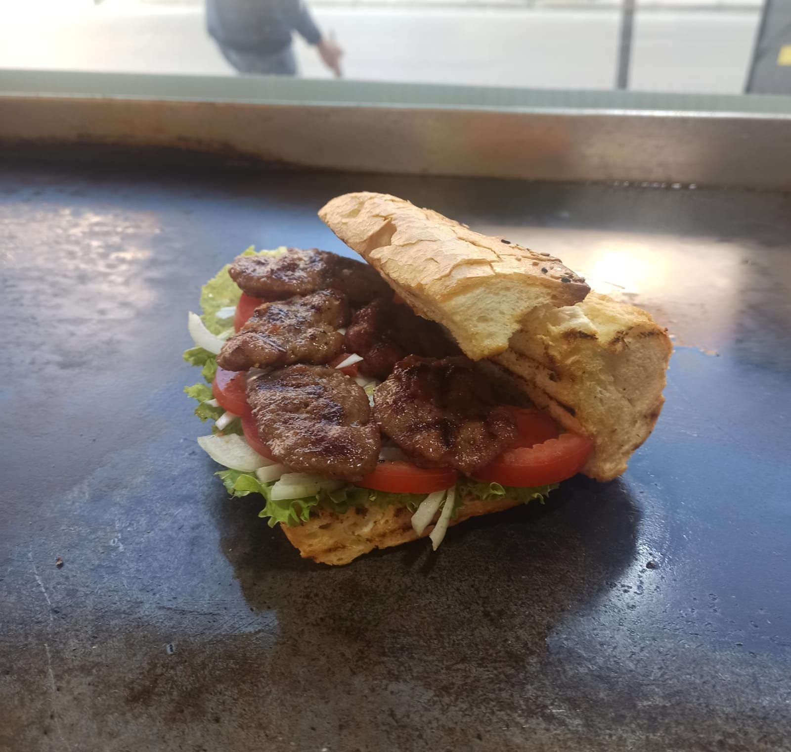 Ekmek Arası Köfte