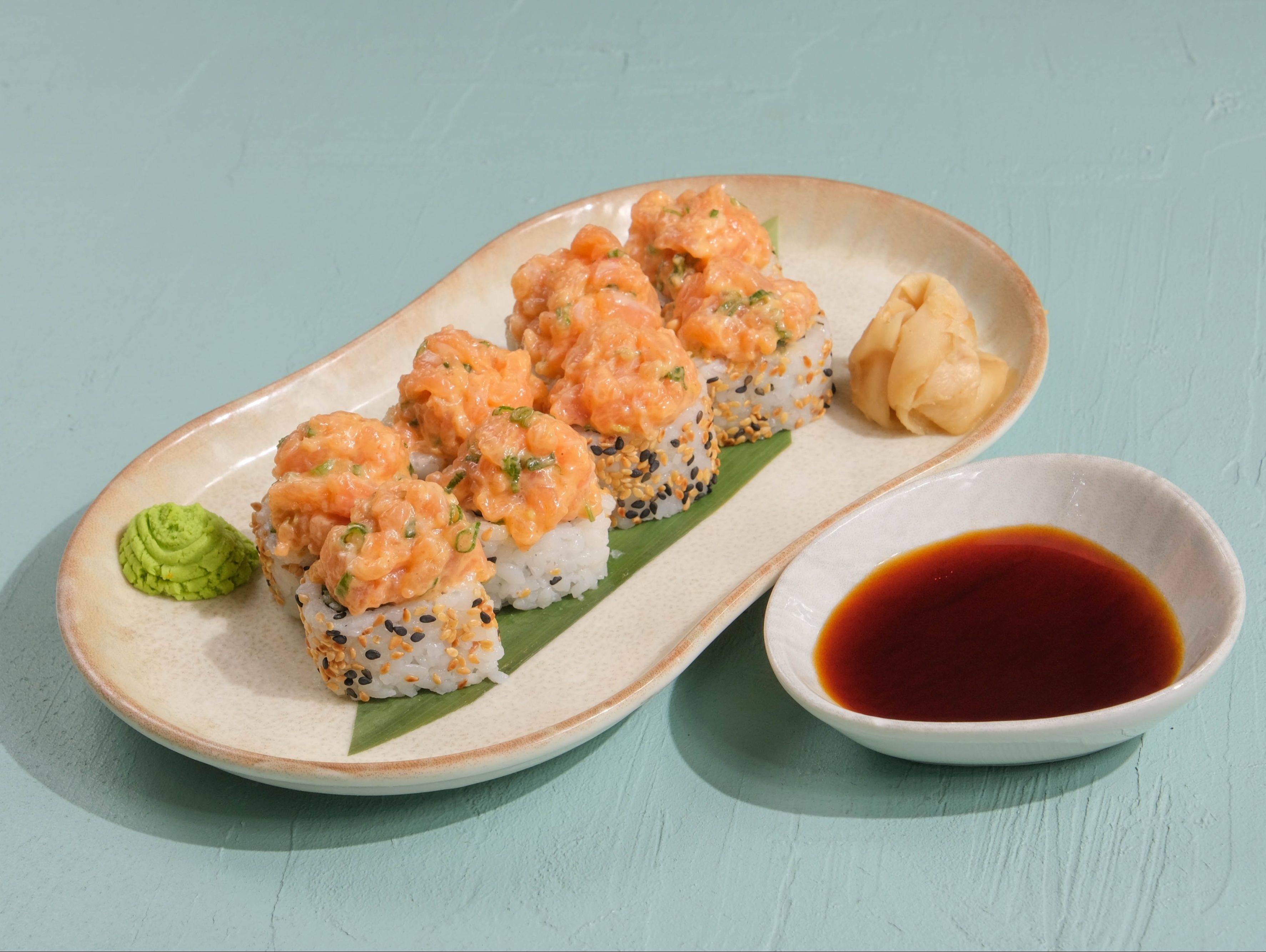 Sake Tartar Roll (8 pcs.)