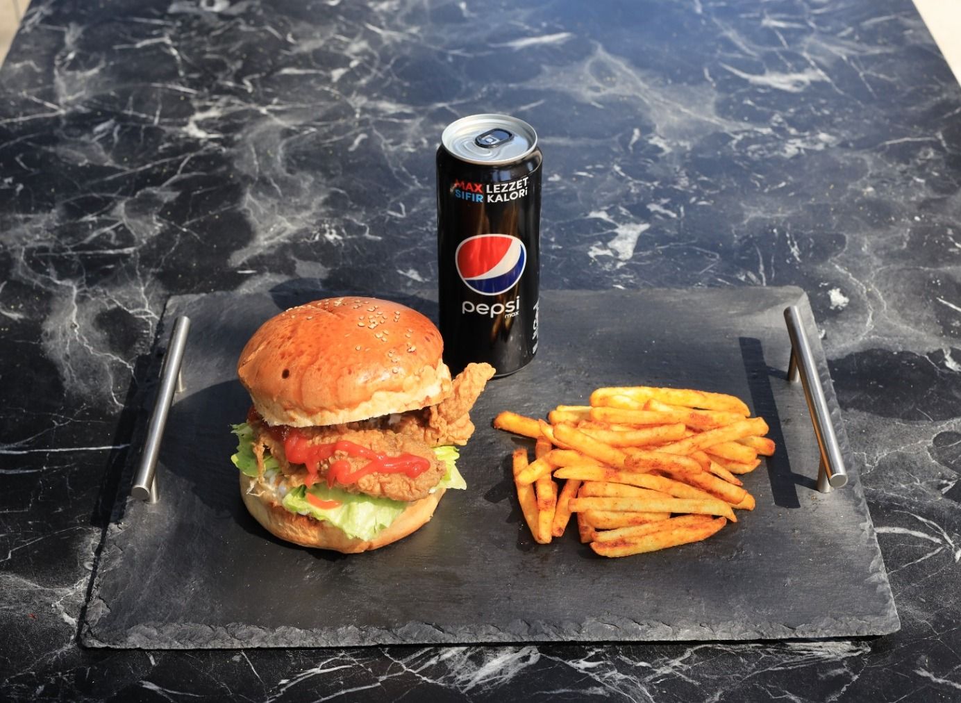 Crispy Chicken Burger Menü