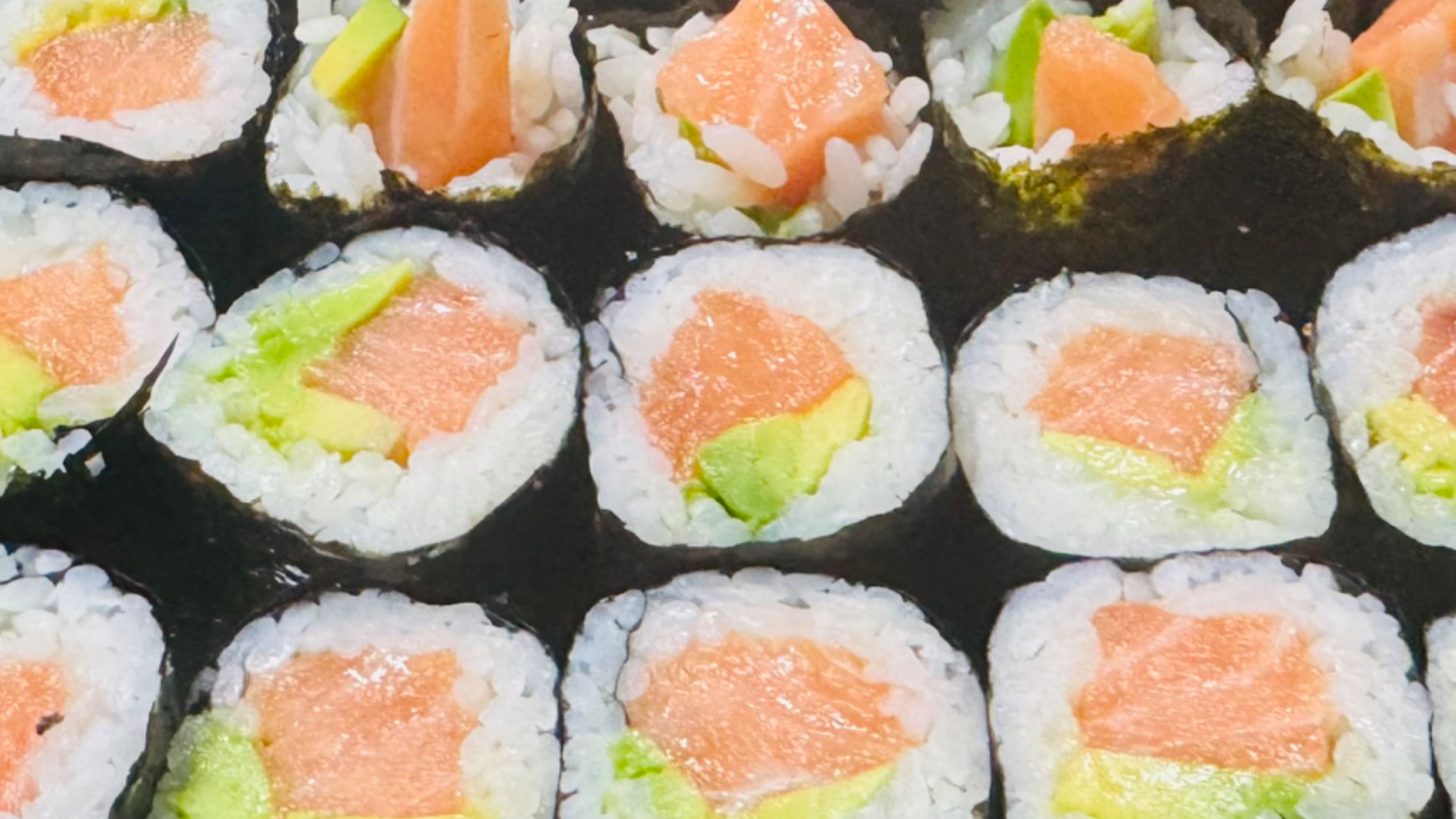 Somon Avokado Maki (8 Adet)