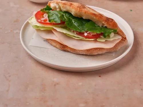 Sezar Soslu Hindi Fümeli Panino