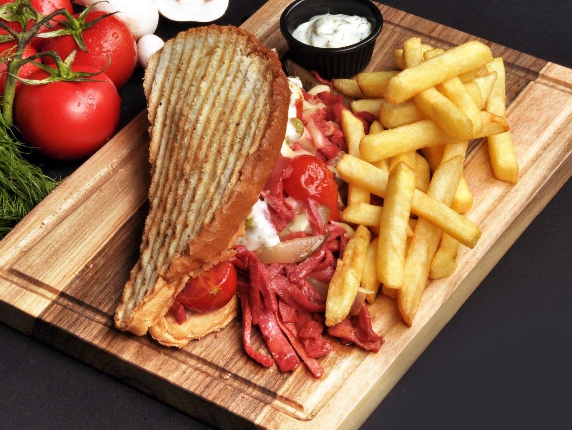 Mega Karışık Ayvalık Tost
