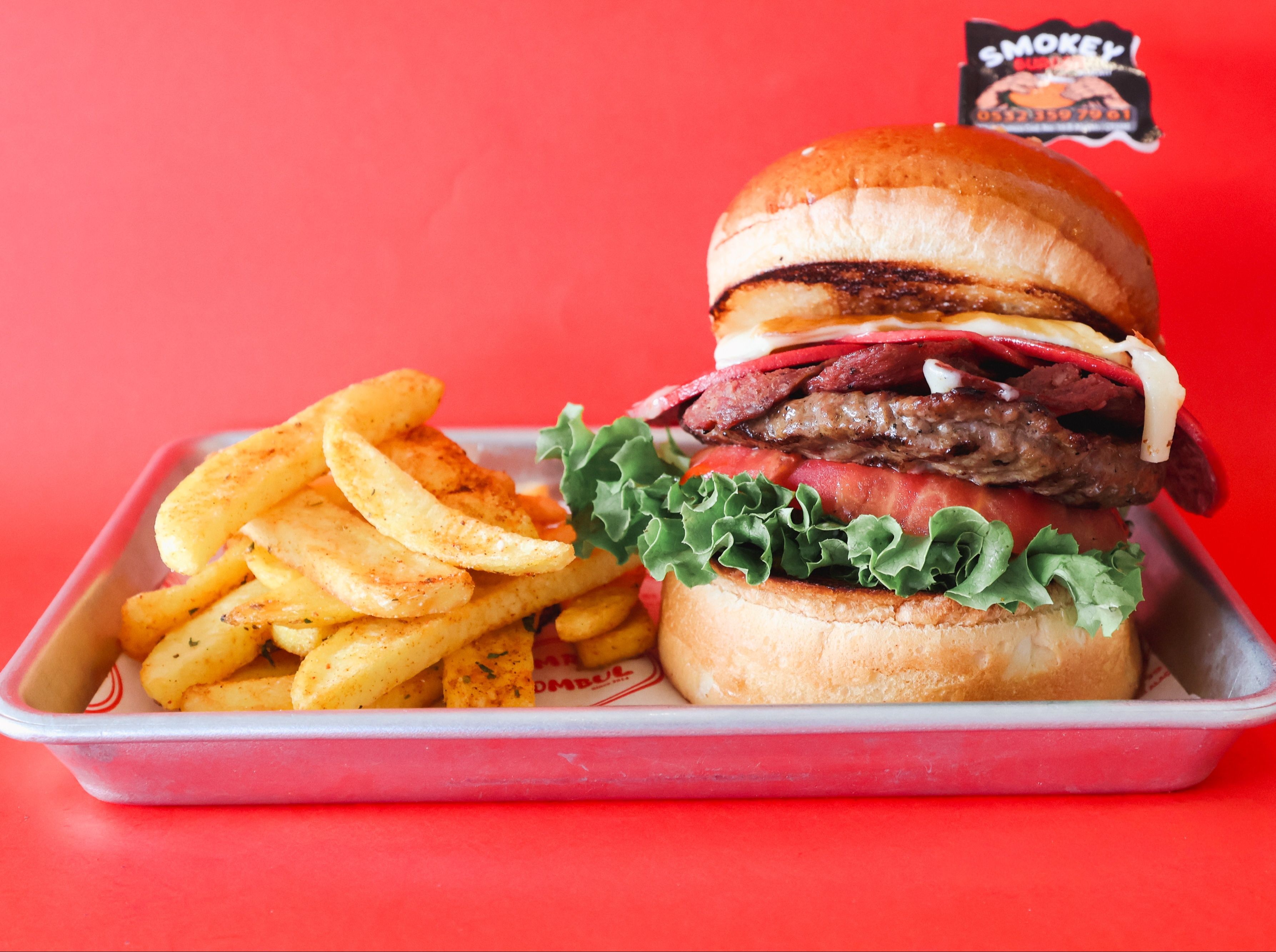 Smokey Şarküteri Burger
