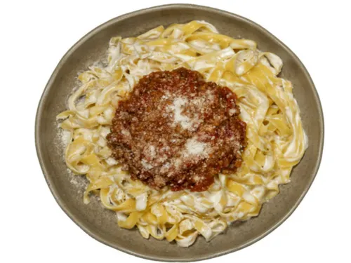 Fettuccine Krema Bolonez