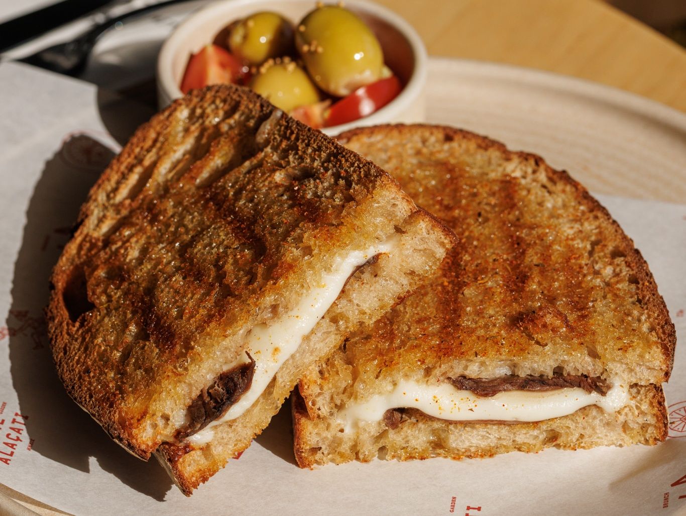 Dilli Kaşarlı Tost