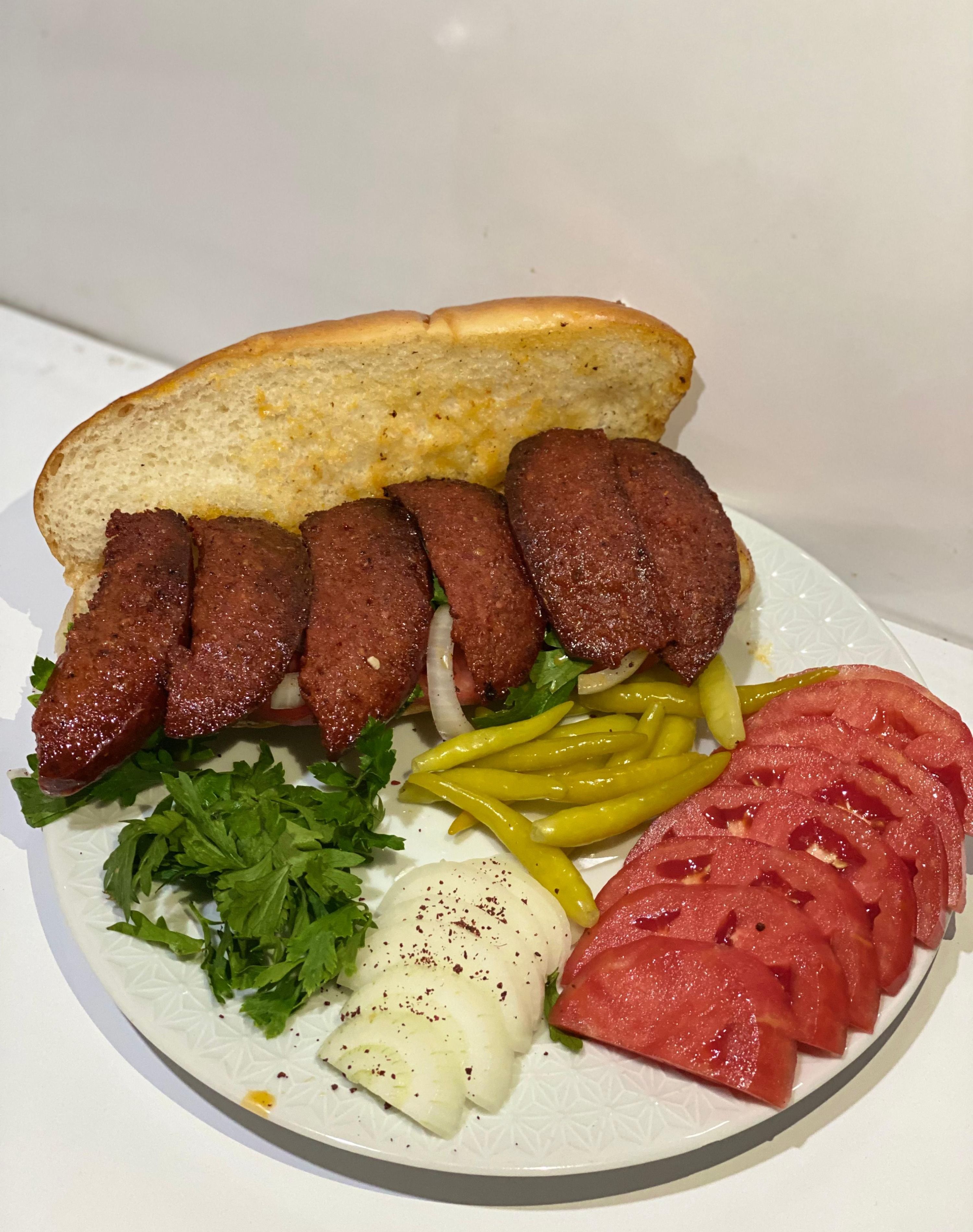 Ekmek Arası Kaşarlı Sucuk