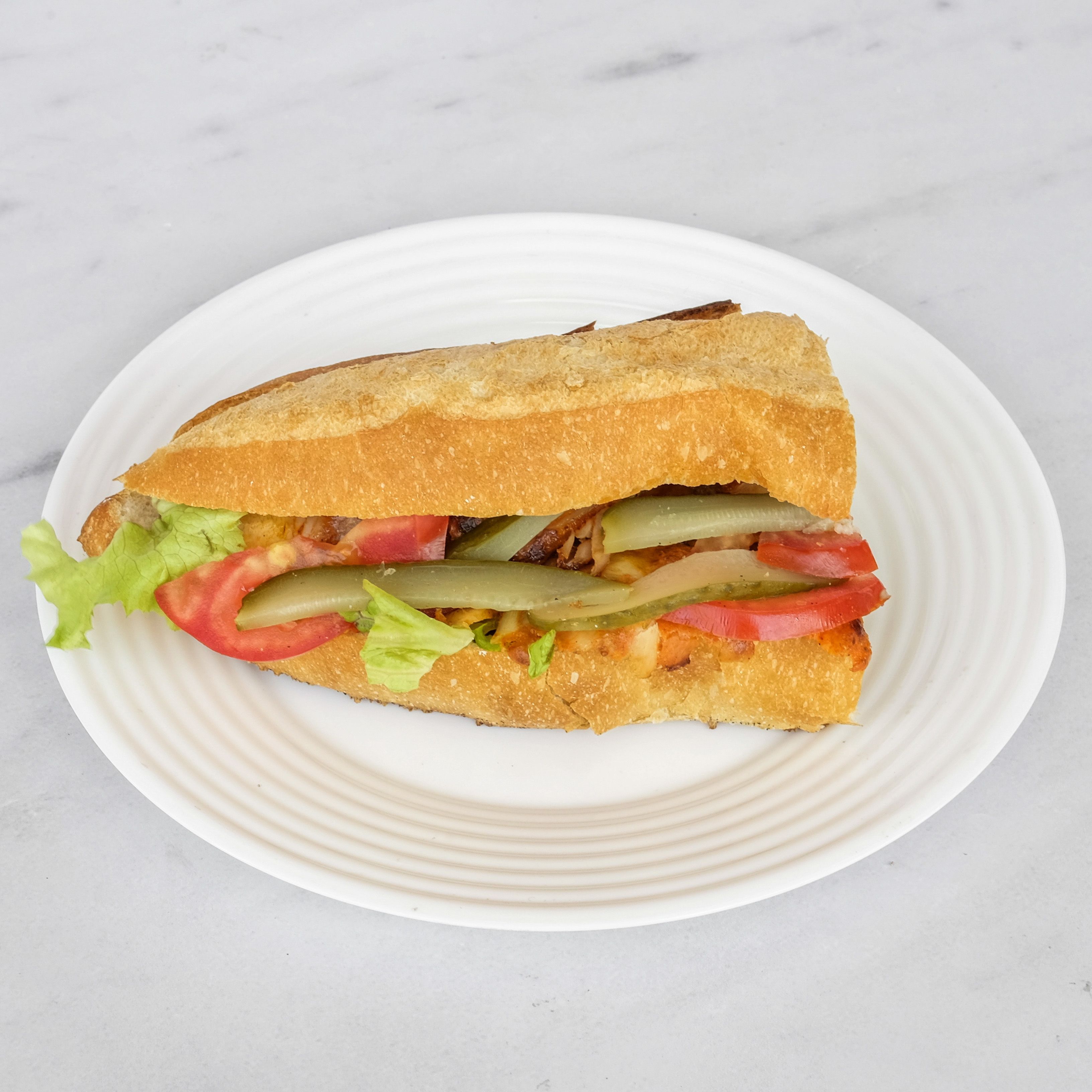Yarım Ekmek Arası Kaşarlı Yumurtalı Izgara Kasap Sucuk